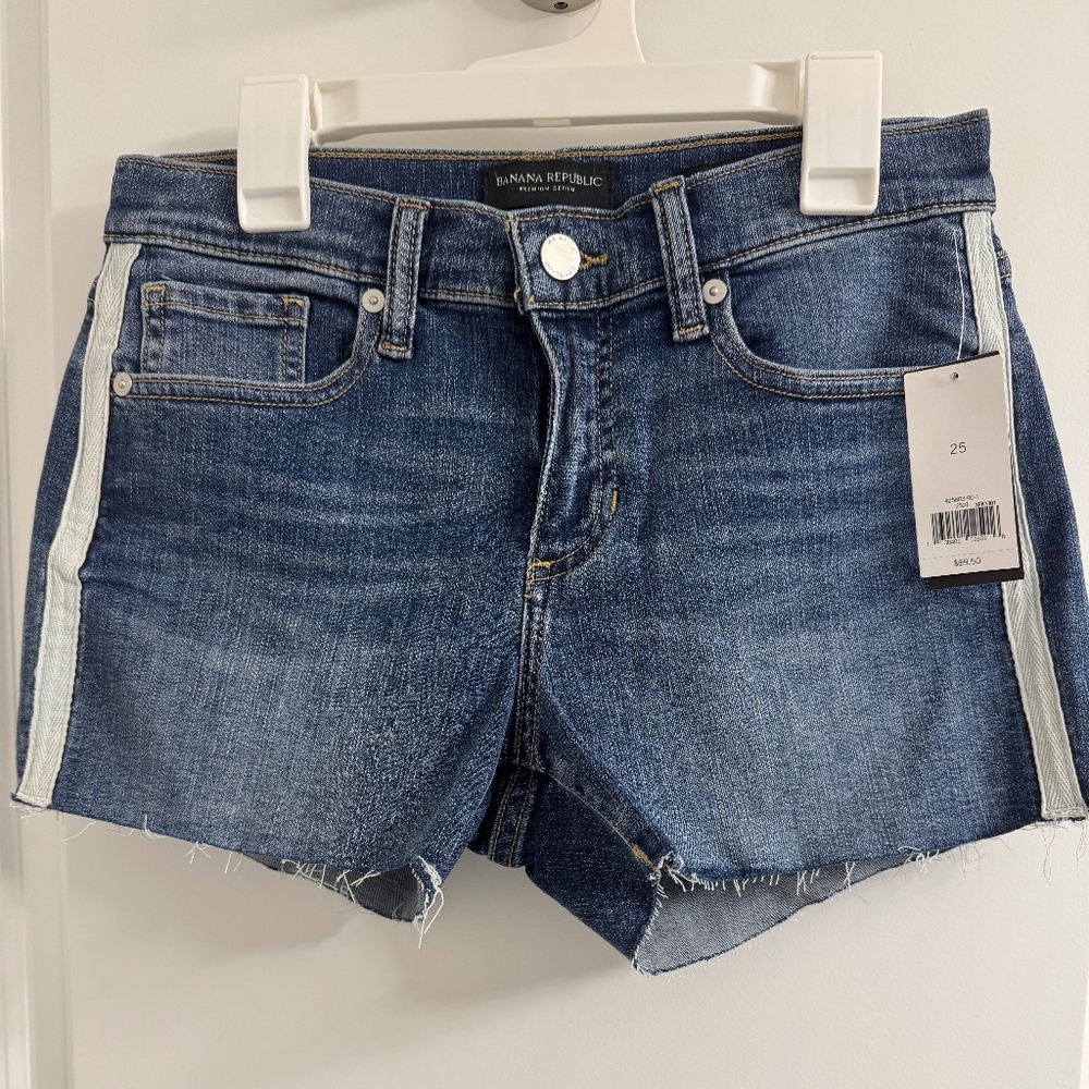 NWT Banana Republic short mid rise jeans, size 25